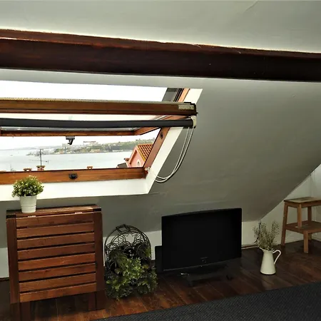 Santos - Upper Loft With River View شقة *