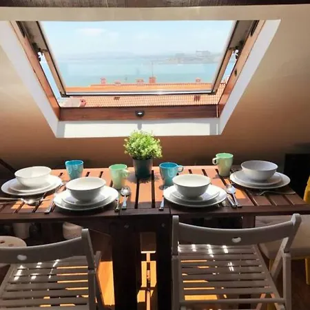 Santos - Upper Loft With River View * ליסבון