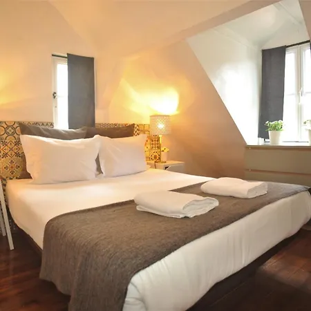 Santos - Upper Loft With River View Лісабон